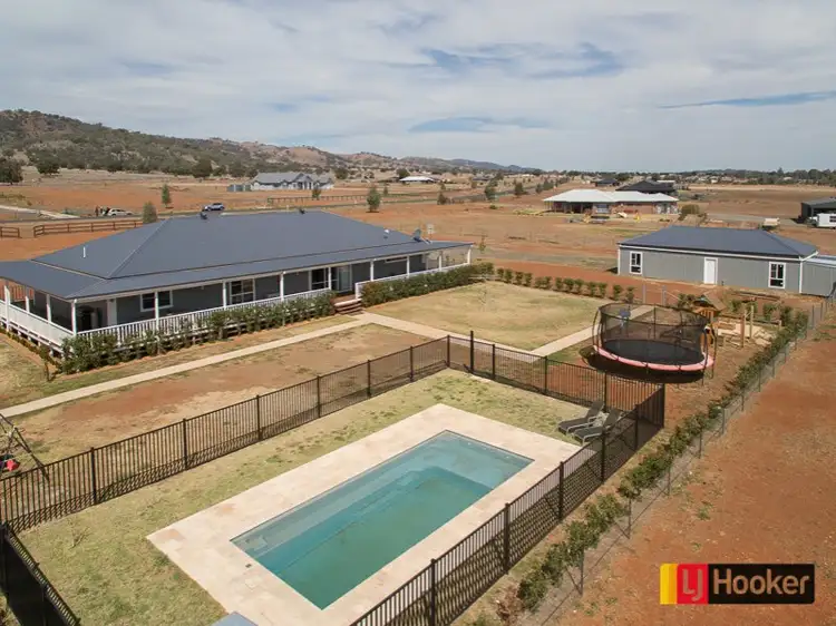 6 Horseshoe Place, Moore Creek NSW 2340