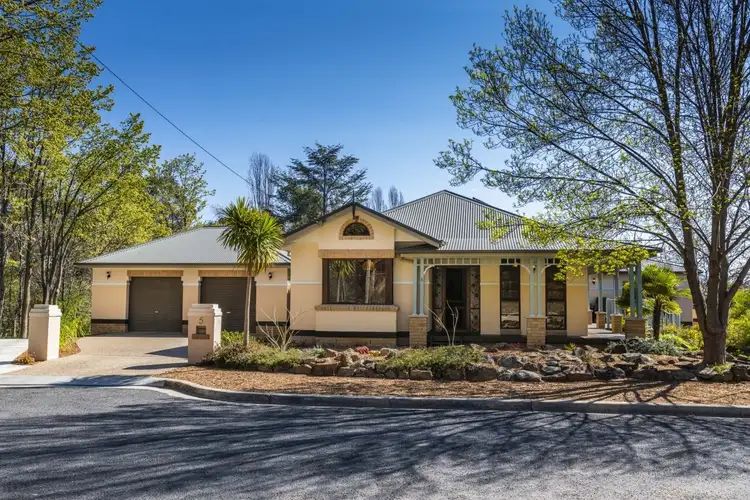 5 Phillip Avenue, Queanbeyan NSW 2620