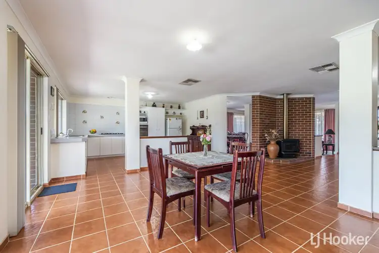 Fifth view of Homely house listing, 27 Aster Court, Thornlie WA 6108