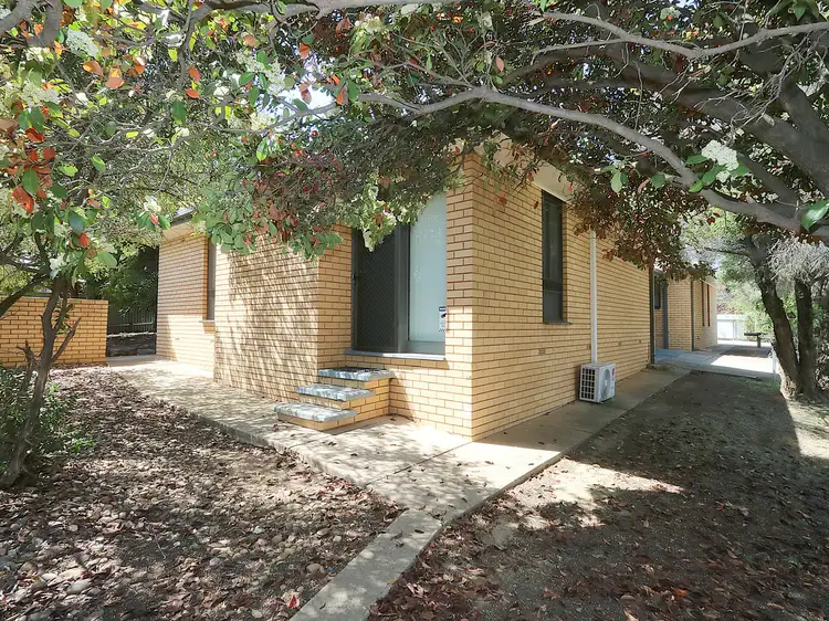 Unit 4/1 Nordlingen Drive, Tolland NSW 2650