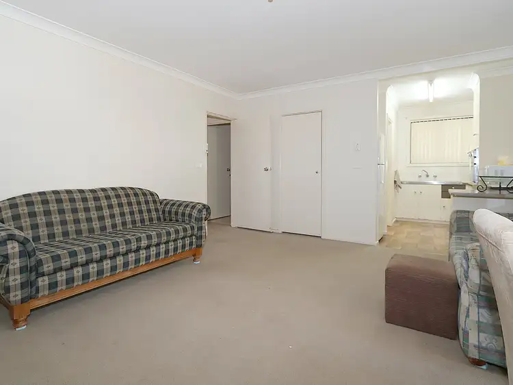 Fifth view of Homely unit listing, Unit 4/1 Nordlingen Drive, Tolland NSW 2650