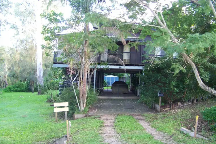 25 MICHAEL AVE, Lamb Island QLD 4184