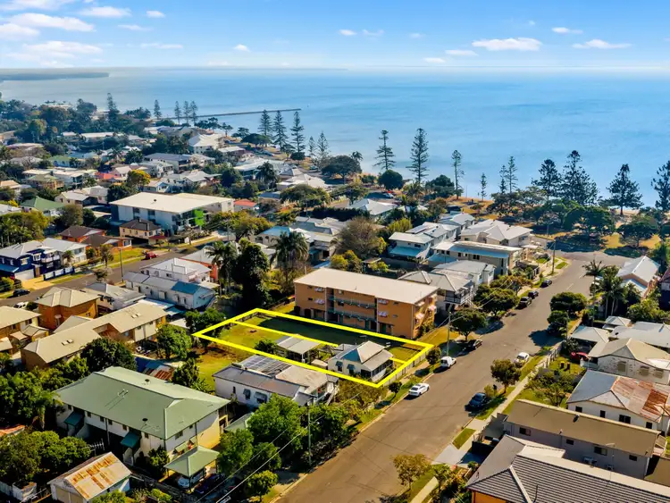 17 Charlotte Street, Wynnum QLD 4178
