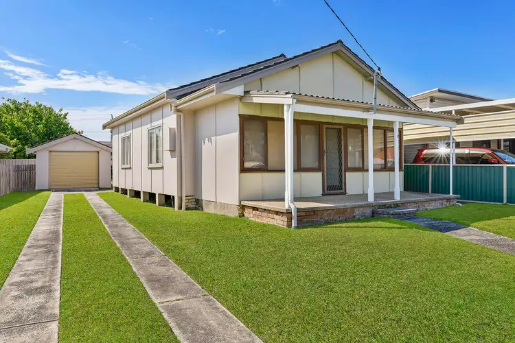 2 McGirr Avenue, The Entrance NSW 2261