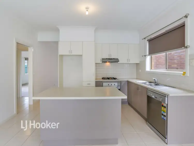 Fifth view of Homely house listing, 4 Kerford Court, South Morang VIC 3752