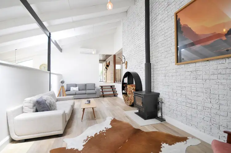 6 Dorset Place, Elanora QLD 4221