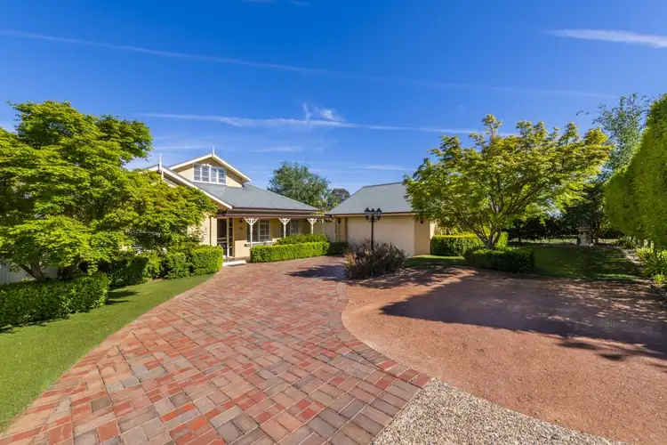 14 Freestone Crescent, Jerrabomberra NSW 2619