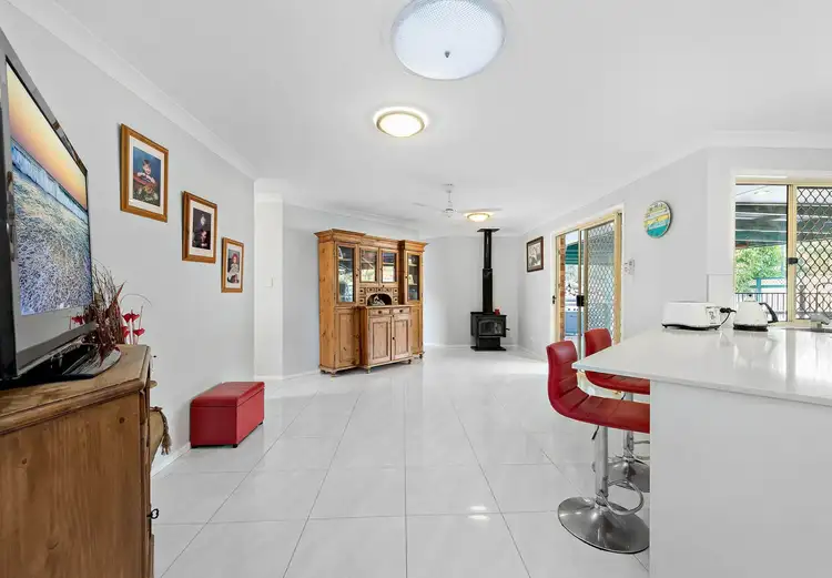 Sixth view of Homely house listing, 2 Oakblue Crescent, Kallangur QLD 4503
