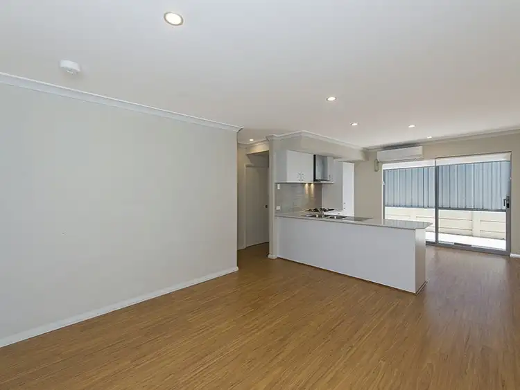 Seventh view of Homely apartment listing, 2/358 Hardey Rd, Cloverdale WA 6105