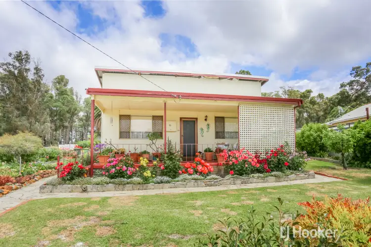 12 Cameron Street, Allanson WA 6225