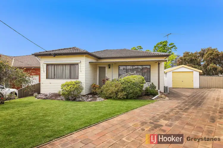 15 Lance Crescent, Greystanes NSW 2145