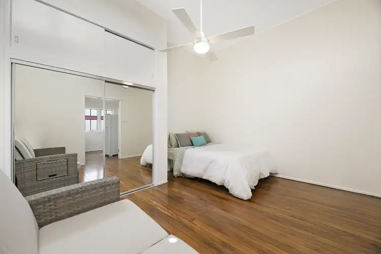 Sixth view of Homely unit listing, 5/126 Marine Parade, Southport QLD 4215