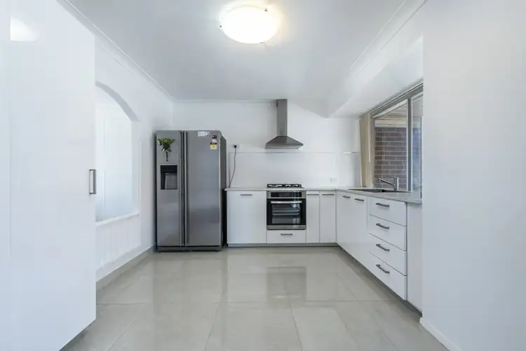 30 Partridge Way, Thornlie WA 6108