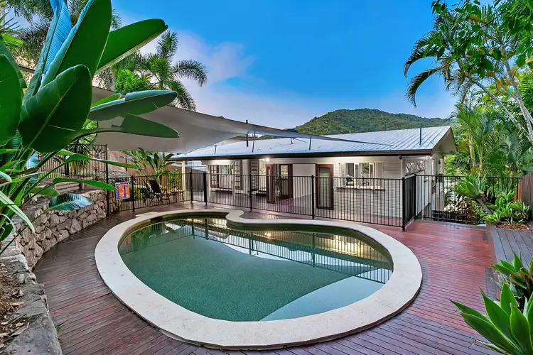 144 Hillview Crescent, Whitfield QLD 4870