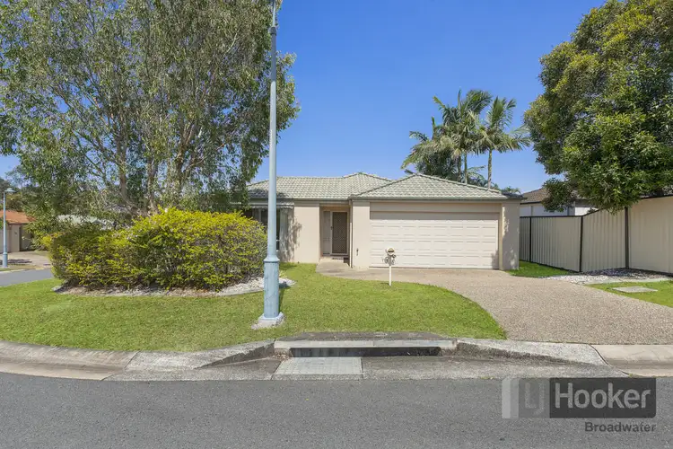 11 Madasin Close, Arundel QLD 4214