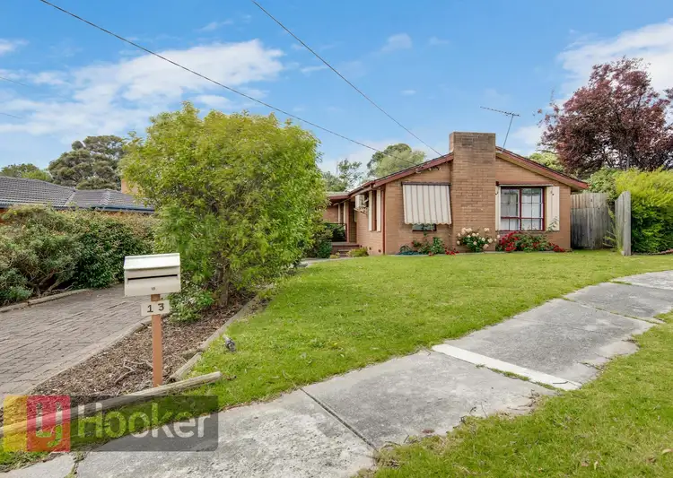 13 TUDOR CRT, Frankston VIC 3199