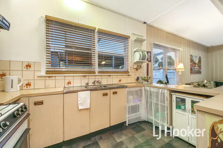 Fifth view of Homely unit listing, 1/4 Bride Avenue, Hampton Park VIC 3976