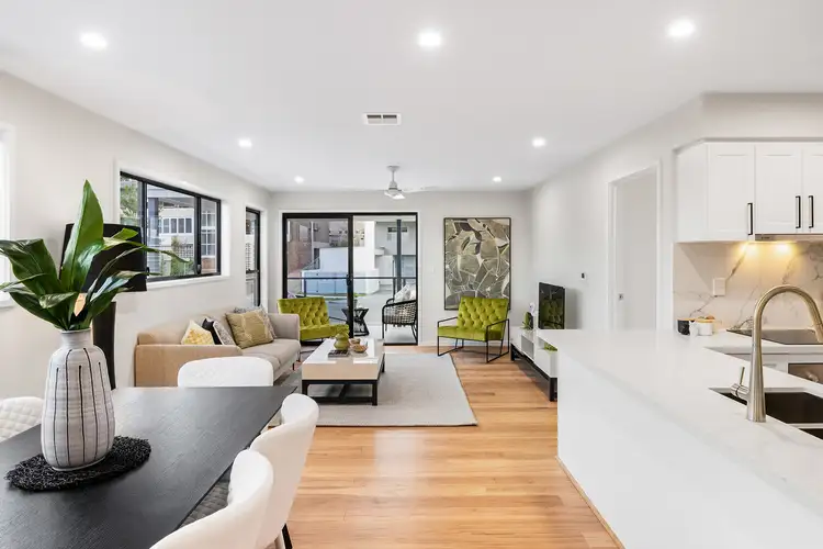 2/16 Durham Street, Coorparoo QLD 4151