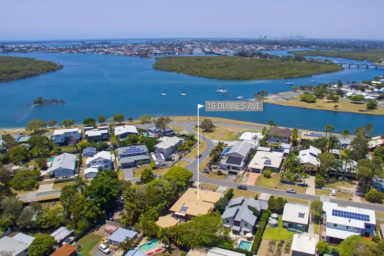 16 Dunnes Avenue, Hope Island QLD 4212