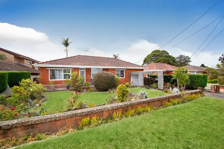 2 Bimbadeen Avenue, Miranda NSW 2228