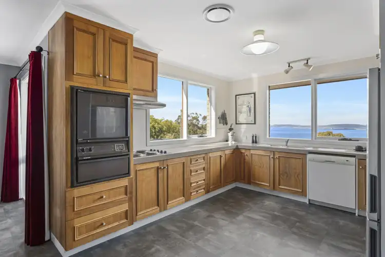 Fifth view of Homely house listing, 2 Seabreeze Court, Kingston Beach TAS 7050