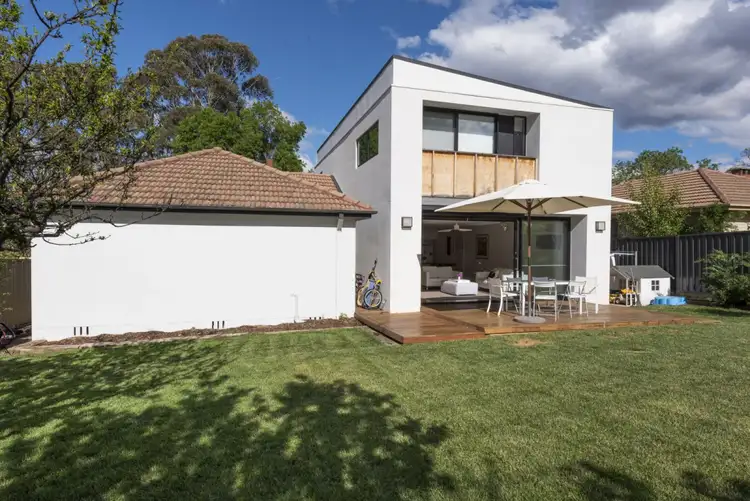11 Loch Street, Yarralumla ACT 2600