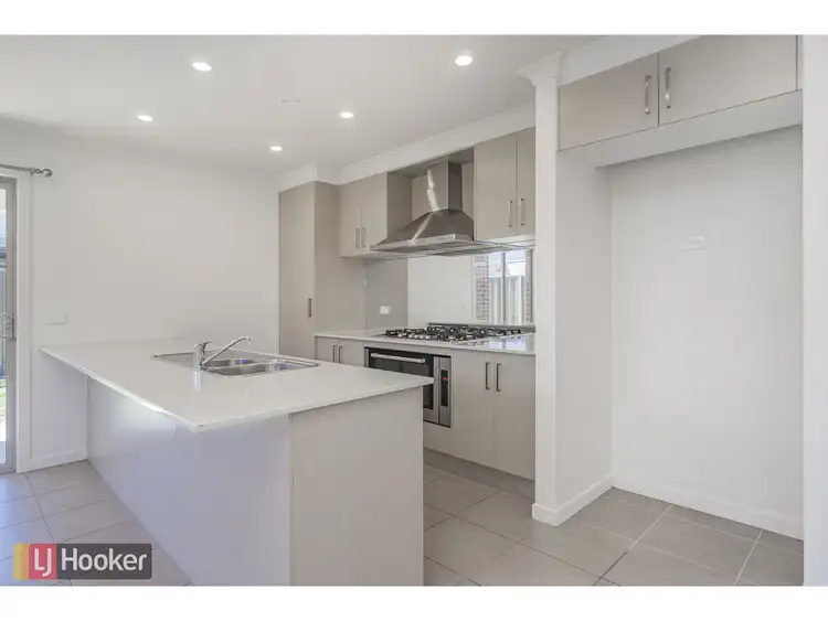 Sixth view of Homely house listing, 4 Cavell Drive, Craigieburn VIC 3064
