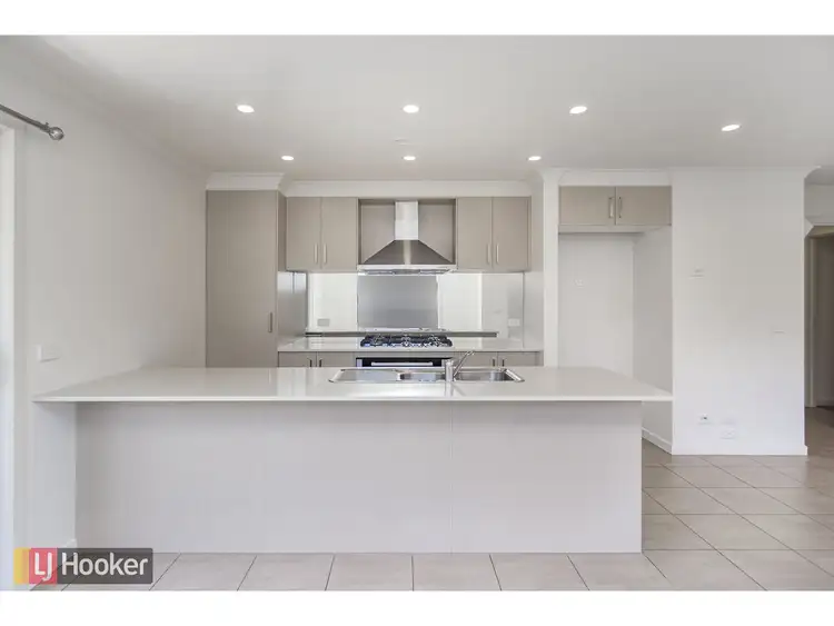 Seventh view of Homely house listing, 4 Cavell Drive, Craigieburn VIC 3064