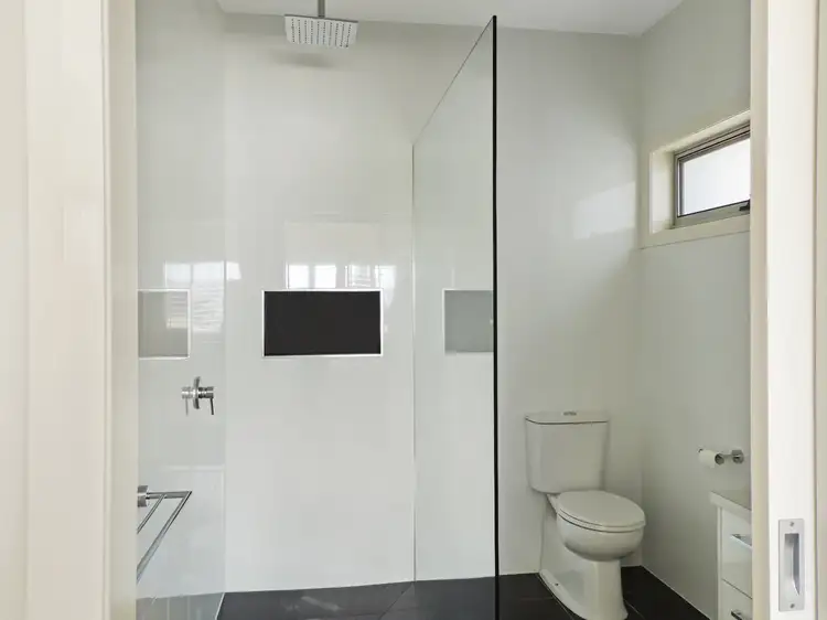 Fifth view of Homely house listing, 3 Scarlet Street, Swan Hill VIC 3585