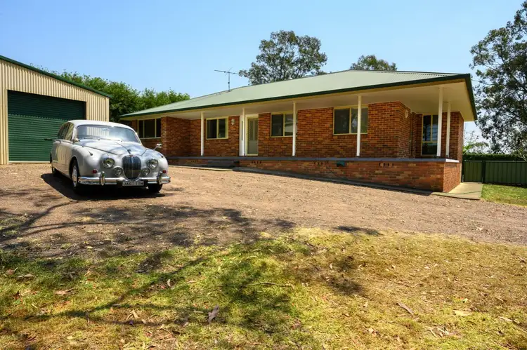 10 Cross Street, Seaham NSW 2324