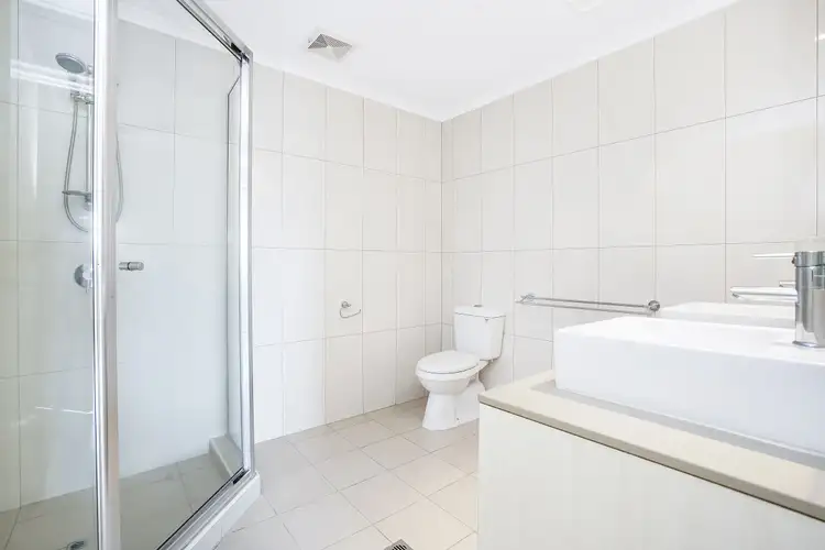 Sixth view of Homely apartment listing, 5/96 Woods Street, Darwin City NT 800