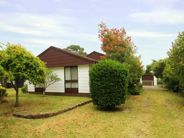 6 Goldsmith Avenue, Sussex Inlet NSW 2540