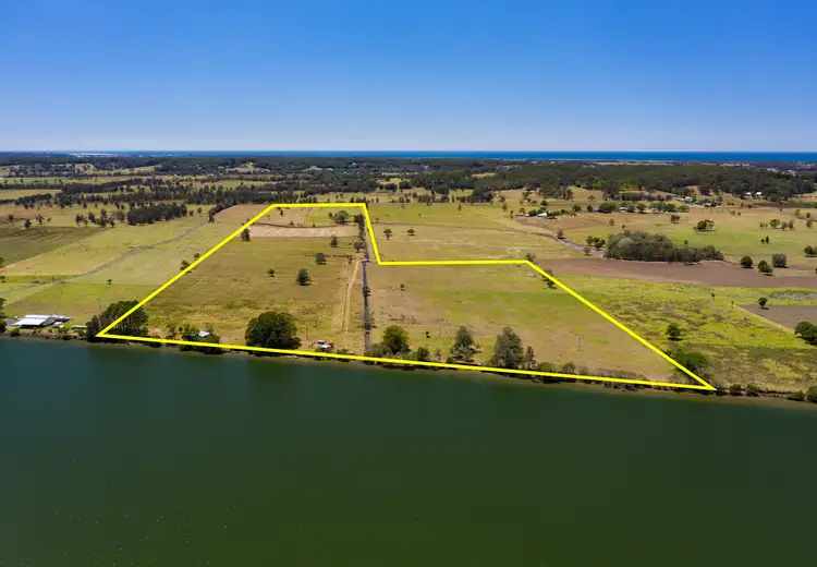 193 Oxley Island Road, Oxley Island NSW 2430
