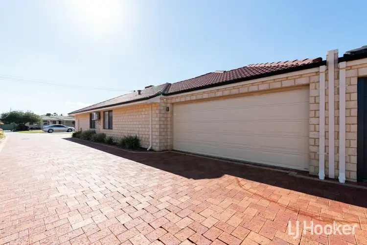 2/12 Beverley Road, Cloverdale WA 6105