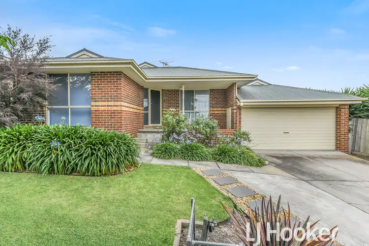 37 Jarryd Crescent, Berwick VIC 3806