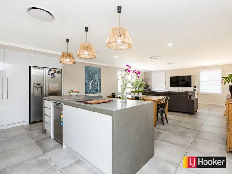 Second view of Homely house listing, 19 Peak Drive, Hillvue NSW 2340