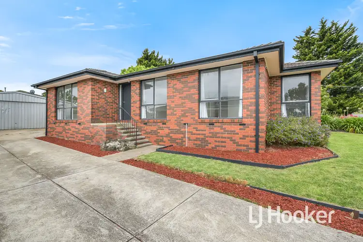 15 Meredith Crescent