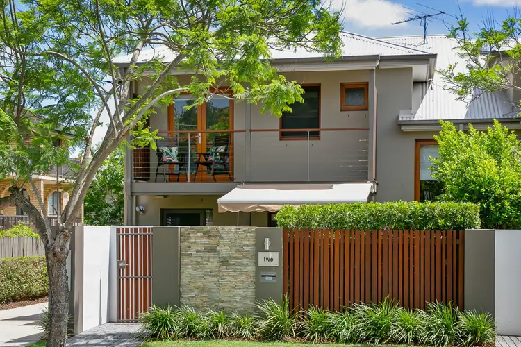 2/9 Cook Street, Yeronga QLD 4104
