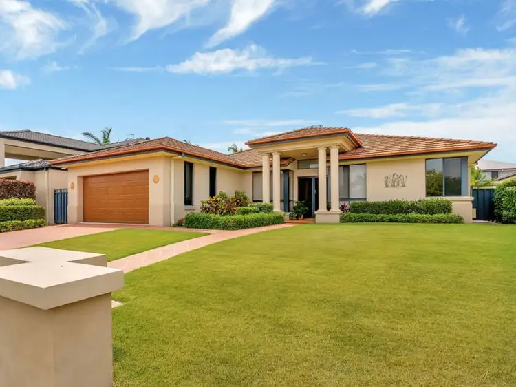 6 Fairbairn Court, Oxenford QLD 4210