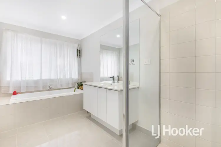 Sixth view of Homely house listing, 5 Gotch Place, Clyde VIC 3978