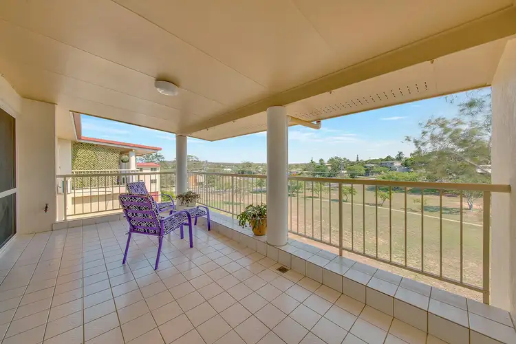 11/4 Pittsbay Crescent, Boyne Island QLD 4680