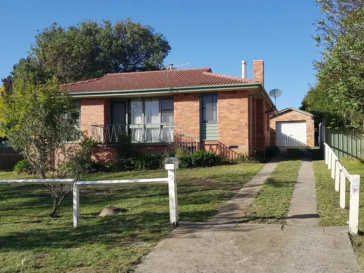 9 Robinson Avenue, Glen Innes NSW 2370