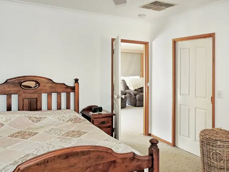 Sixth view of Homely house listing, 5 Marks Court, Swan Hill VIC 3585