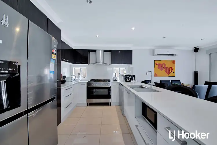 Fifth view of Homely house listing, 19 Sallys Run, Hampton Park VIC 3976