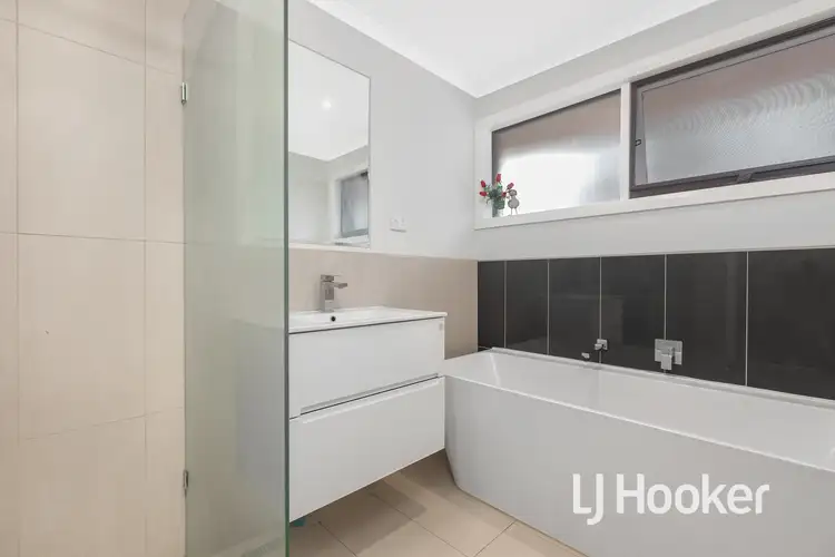 Sixth view of Homely house listing, 18 Kylie Court, Hampton Park VIC 3976