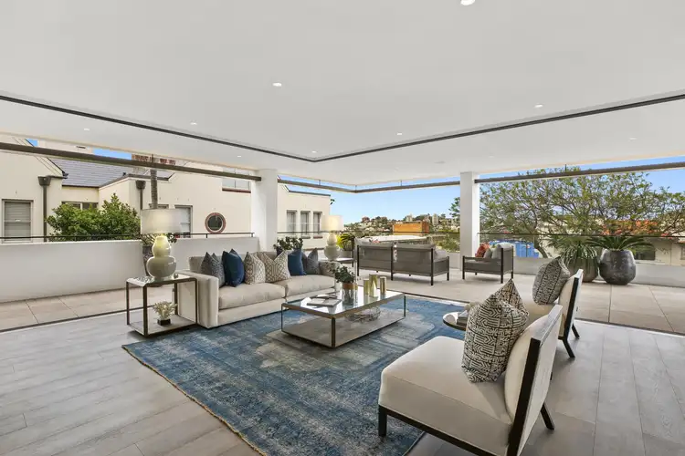 Third view of Homely apartment listing, 2/10 Sutherland Crescent, Darling Point NSW 2027