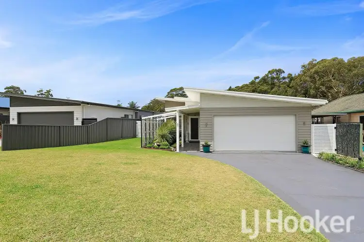 8 Hewitt Avenue, St Georges Basin NSW 2540