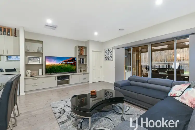 Sixth view of Homely house listing, 33 Wakehurst Way, Officer VIC 3809