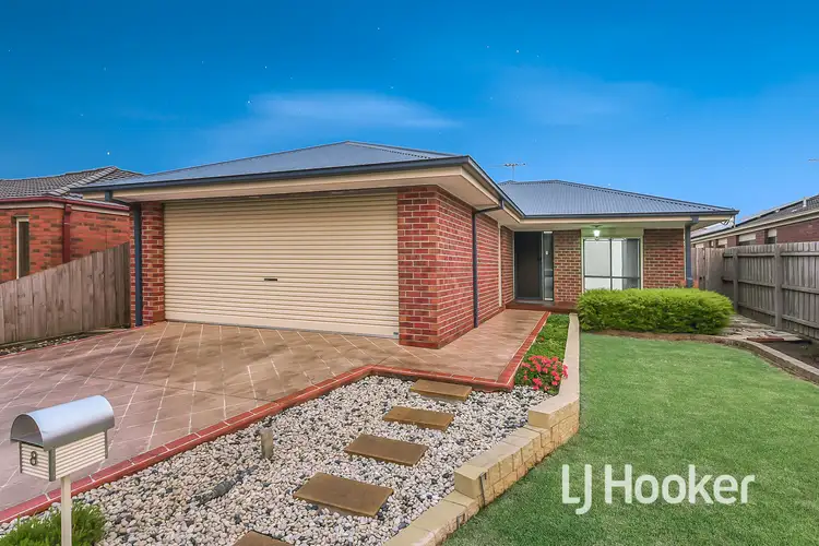 8 Venus Place, Cranbourne VIC 3977