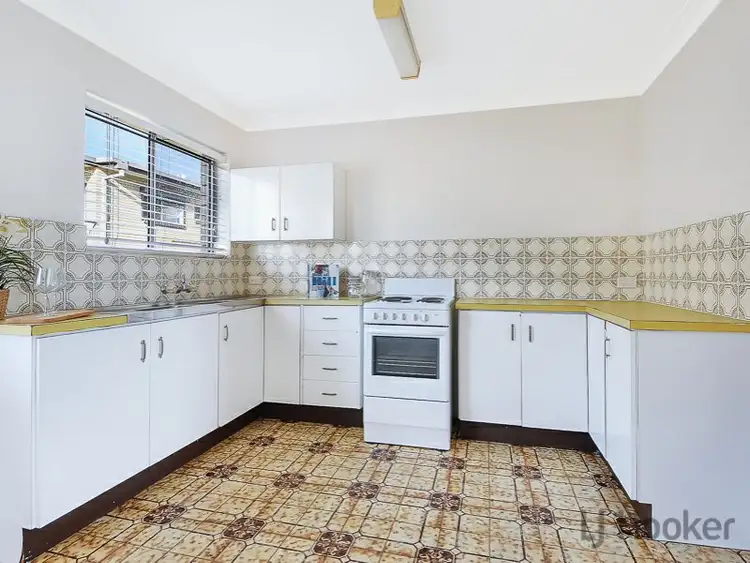 Fifth view of Homely unit listing, 2/40 Kingsmill Street, Chermside QLD 4032